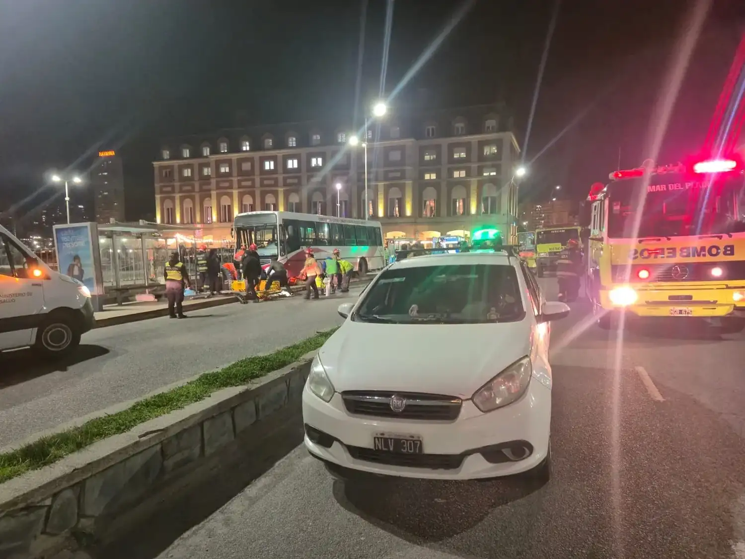 Un colectivo se subió a la vereda frente al Skatepark y provocó una muerte