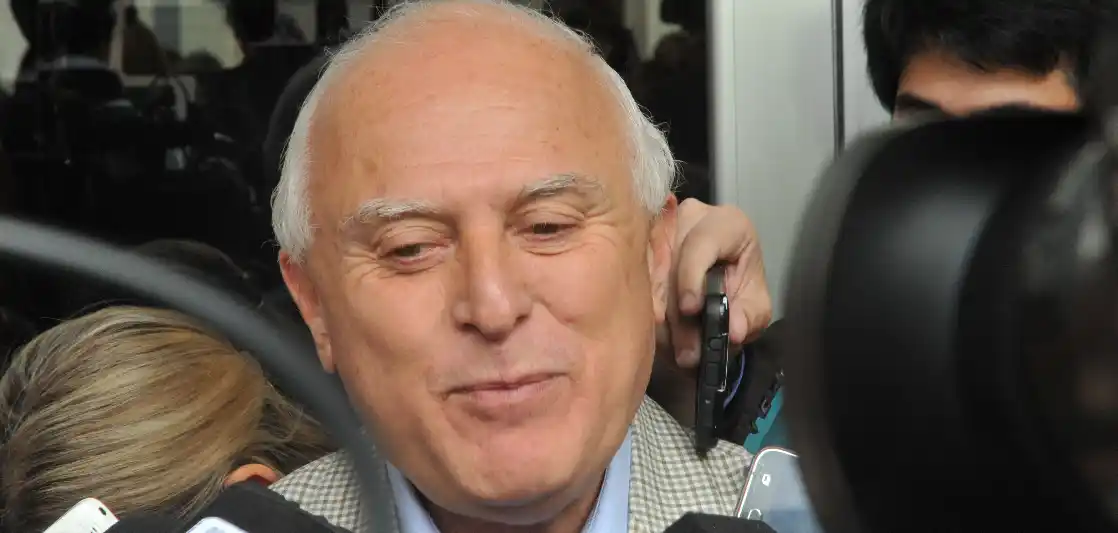 “De aquí a fin de año habrá cambios obligados en el gabinete”