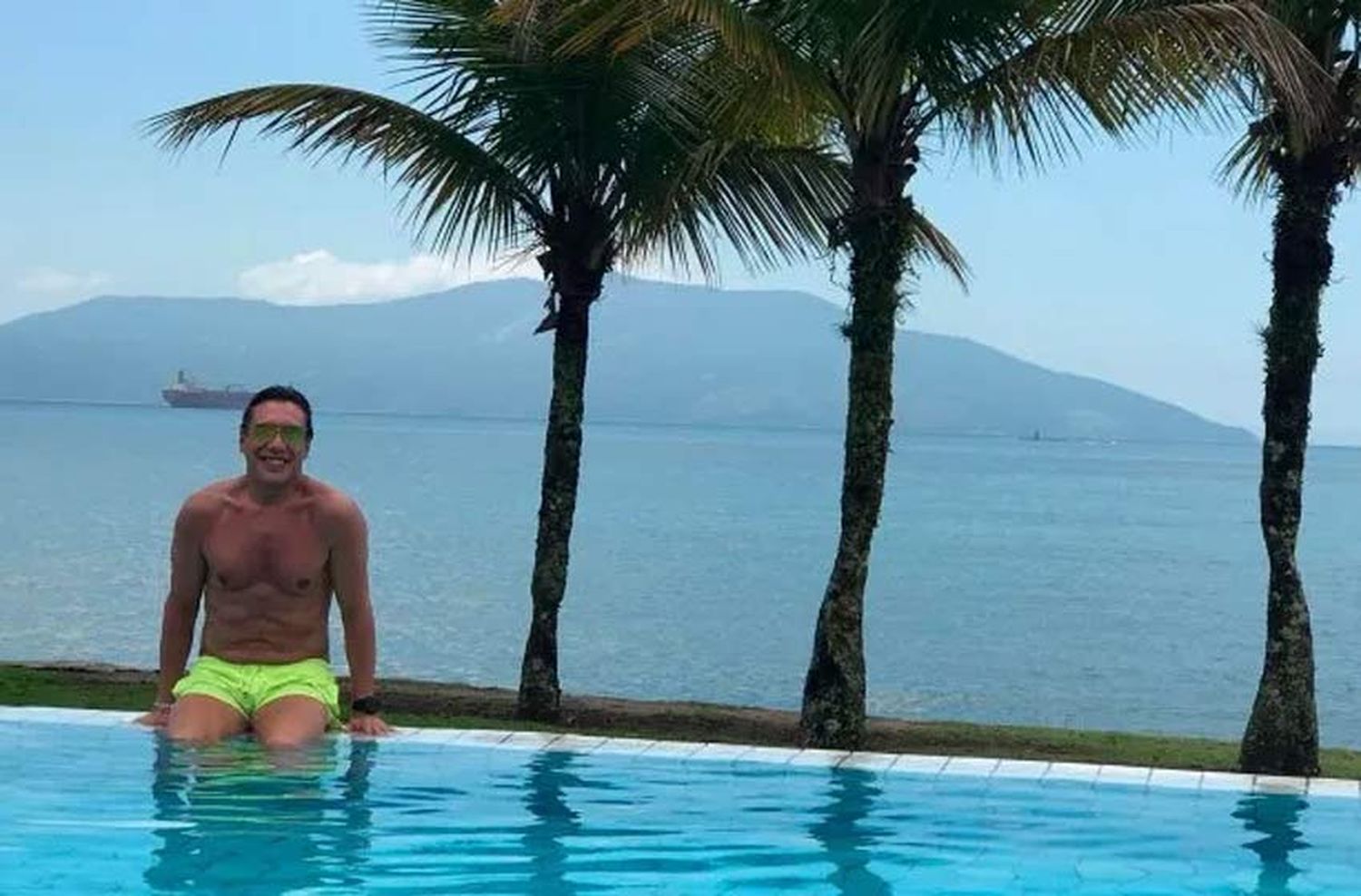 Las fotos de Fabián Gianola de vacaciones con su nueva novia en medio de las denuncias por abuso