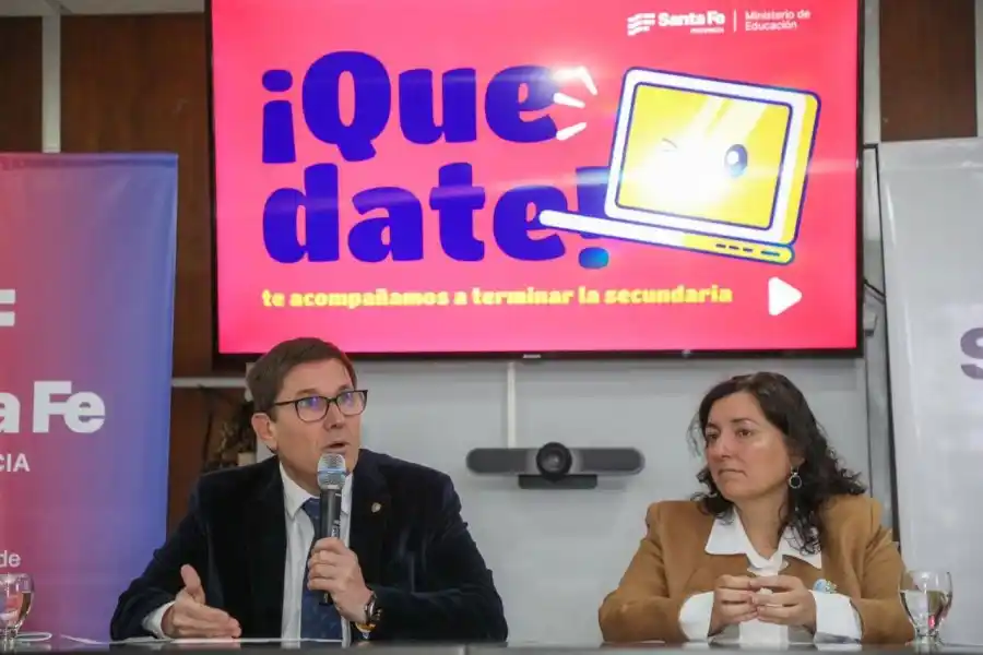 El ministro de educación encabezó la presentación del Programa ¡Quedate!