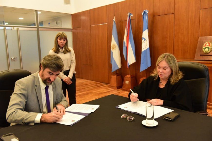 La Cámara de Diputados y el STJ firmaron convenio