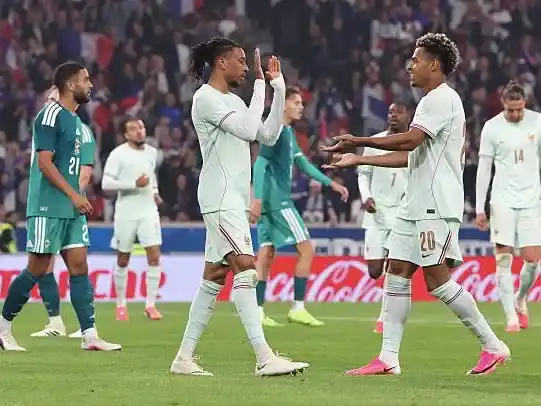Tres Goles de Olise