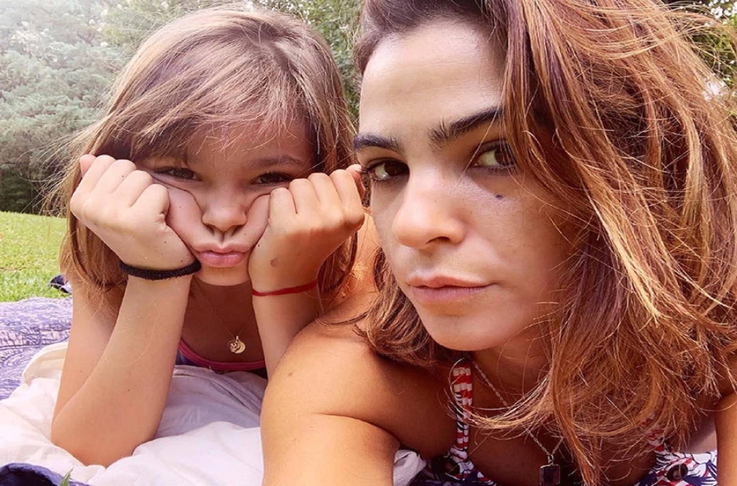 Agustina Cherri y su hija Muna jugaron a ser Susana y Moria en un divertido video