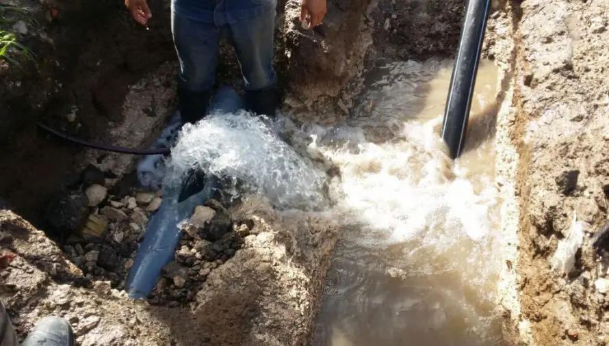 Parte de Quequén sin agua hasta el jueves a la tarde