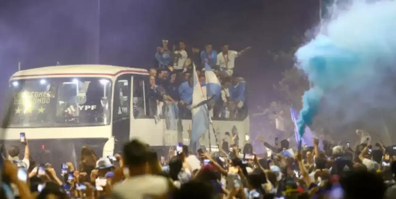 Los campeones del Mundo ya están en Argentina con la Copa