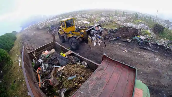 Duras sanciones para quienes arrojen basura en la vía pública