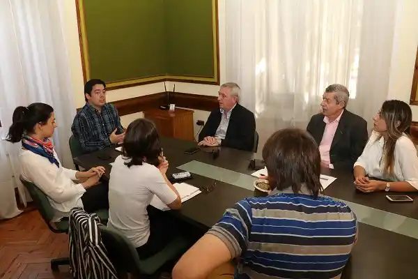 El Municipio y el Centro de Defensa Comercial trabajan en un acuerdo por las habilitaciones