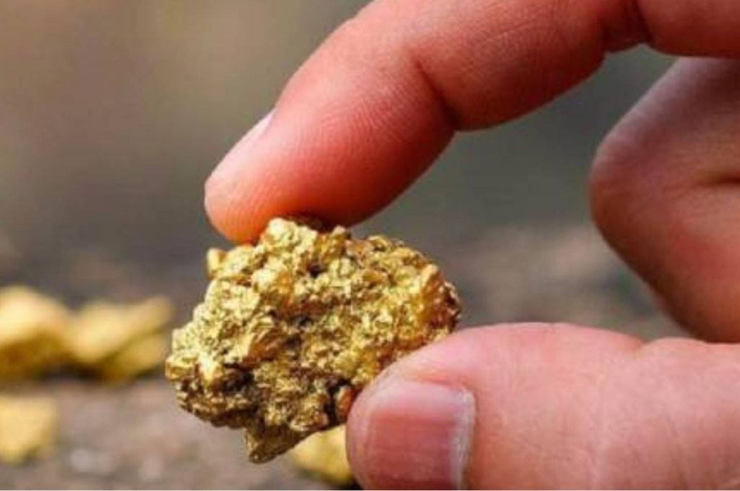 Dijo haber encontrado oro, lo intentó vender en las redes y se volvió viral