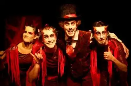 La compañía “Tres gatos locos” presenta la obra “Rojo”