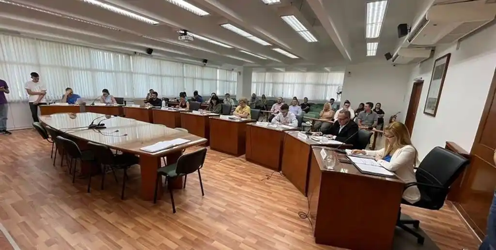 Concejales no oficialistas intentarán frenar un nuevo aumento de tributos municipaleas