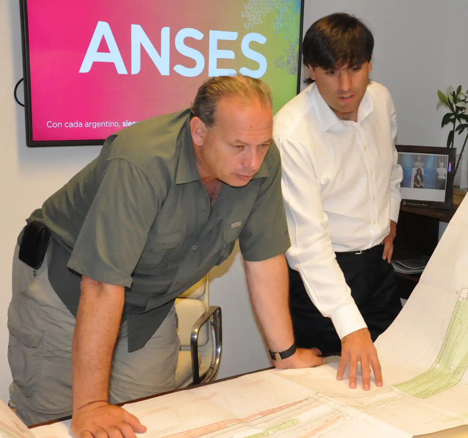 Procrear: Berni y Bossio trabajan en plan de seguridad para terrenos 