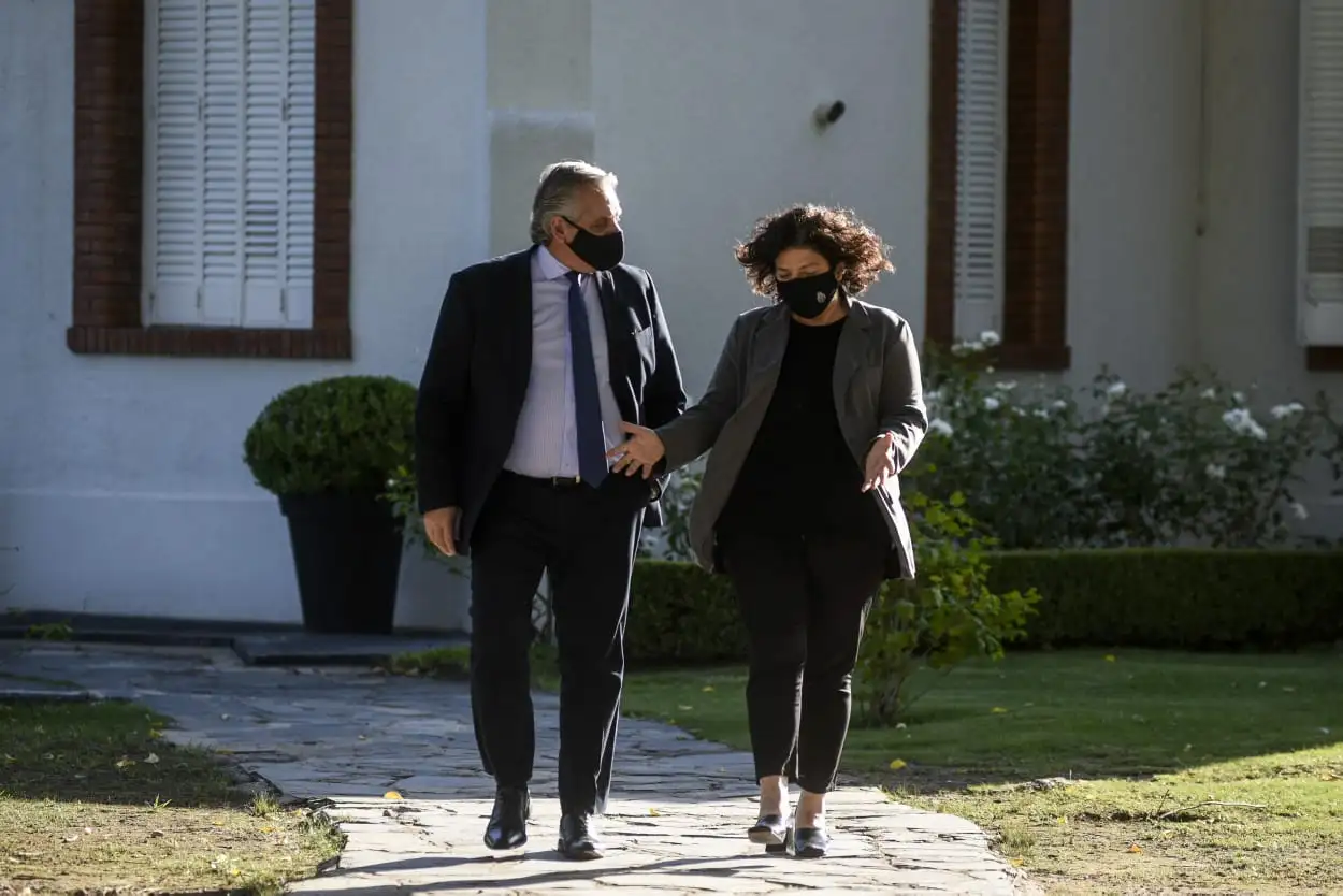 La Ministra de Salud autorizó con carácter de emergencia la vacuna producida en China