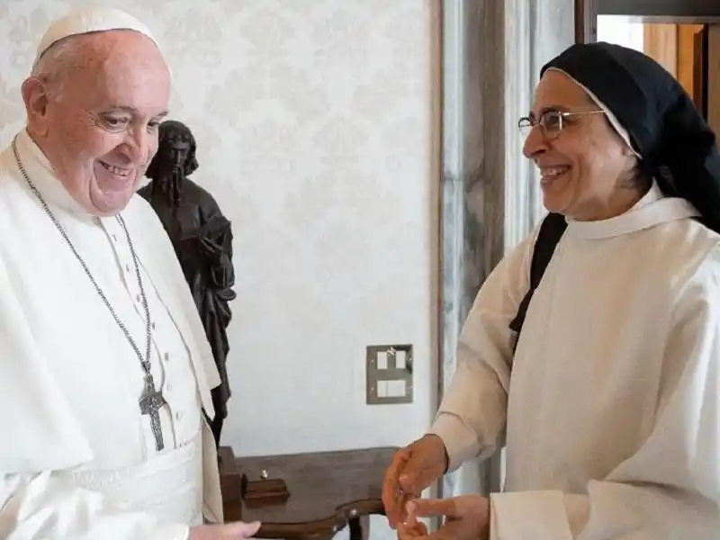 Papa Francisco y Sor Lucía. FOTO: Archivo La Gaceta.