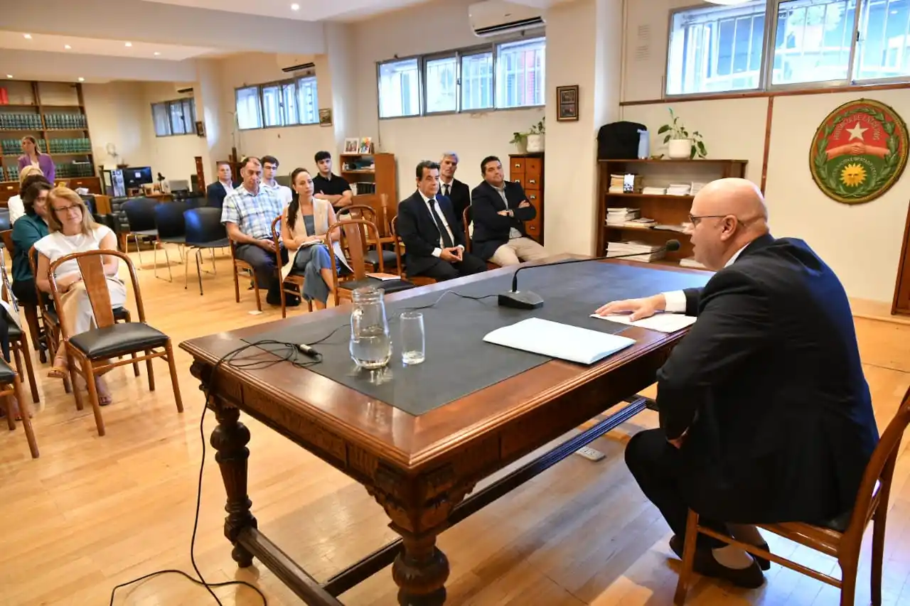 Presentaron el libro "Derecho de Daños: Los dispositivos de movilidad personal y los monopatines eléctricos en Argentina"