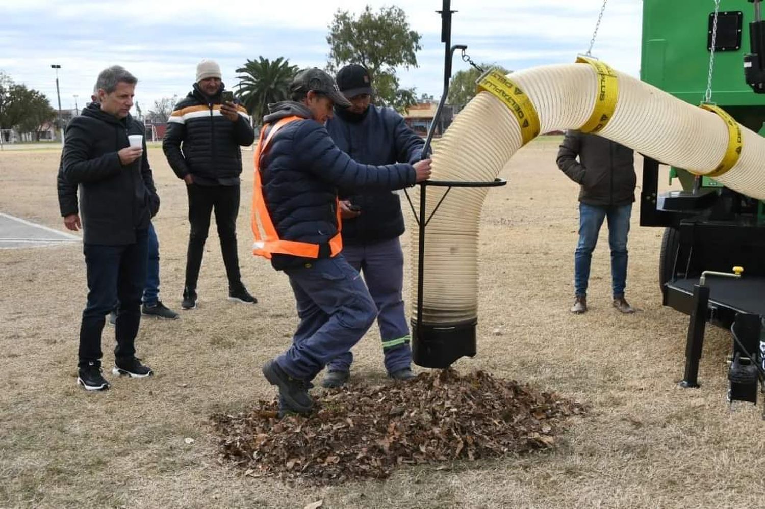 Bernarte presentó dos nuevas máquinas para el área de Servicios