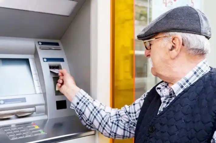 Apenas 3 de cada 10 personas llegan a cumplir con los 30 años de aportes necesarios