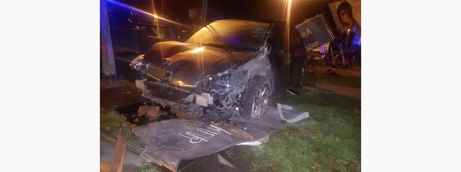 Manejaba alcoholizado y se chocó una ambulancia