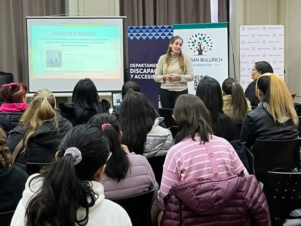 Una de las jornadas de capacitación organizadas por la Fundación Esteban Bullrich para formar a cuidadores y profesionales de la salud en el abordaje integral de la ELA.