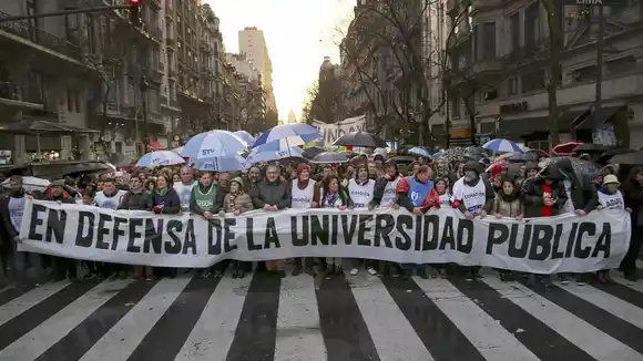 Tras el paro, el Gobierno otorgó un aumento del 7,5% a los docentes universitarios