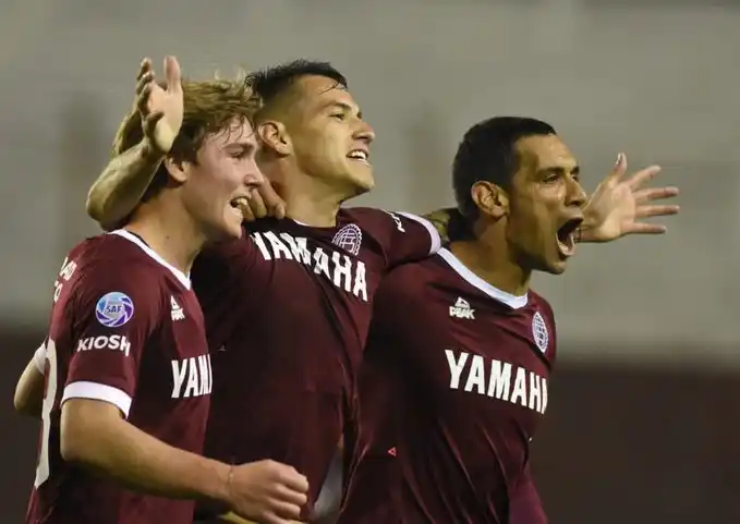 El desopilante pedido de Lanús a Gimnasia por la llegada de Maradona