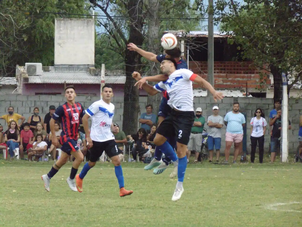 ¿Vuelven las ligas de fútbol regional?: el gobierno puso en duda el regreso del público a las canchas