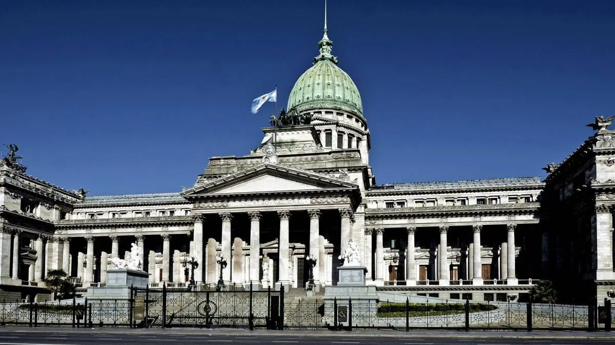 Frigerio y Gobernadores se suman a la oposición que complica al Gobierno