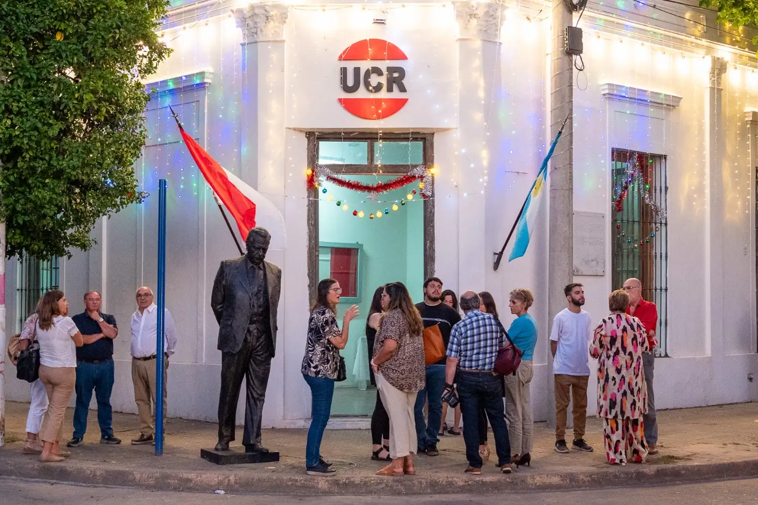 ucr san pedro comité estatua alfonsín
