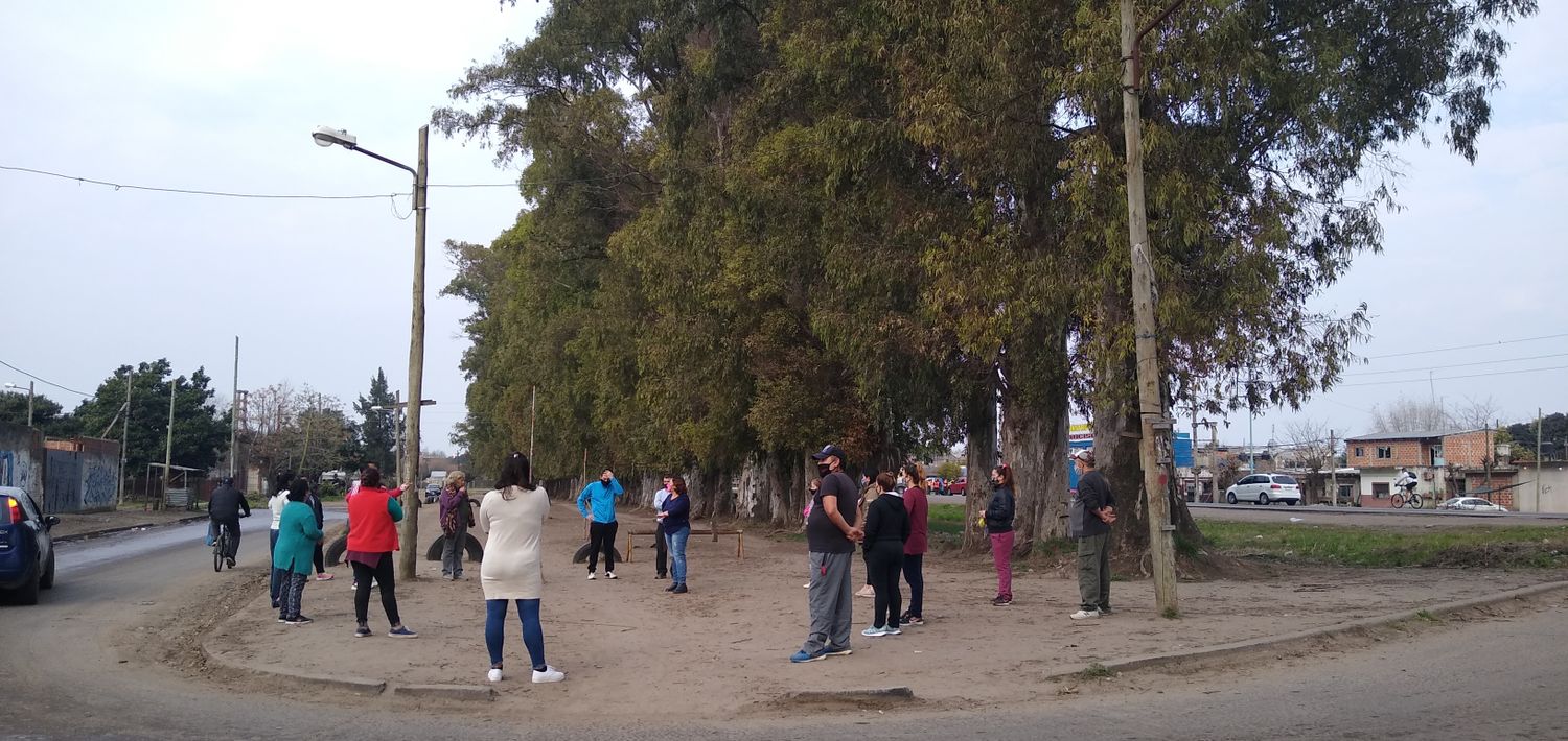 Se pudrió todo en Florencio Varela: Vecinos de un barrio se cansaron de los robos y organizan cuadrillas de patrullaje
