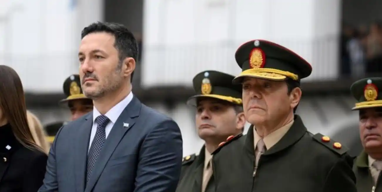 La transición entre Luis Petri y Carlos Presti.