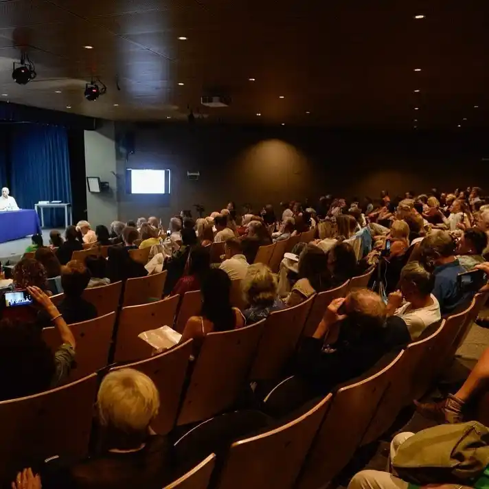 Compendio de la exposición científica sobre Covid y vacunación en Diputados