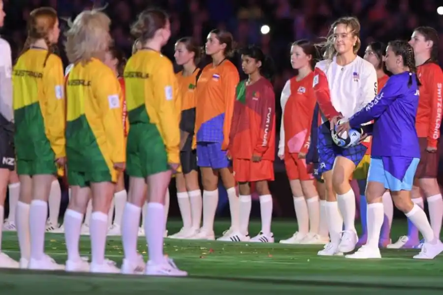 Emotiva ceremonia inaugural del Mundial Femenino en Austarlia y N.Zelanda(FIFA)