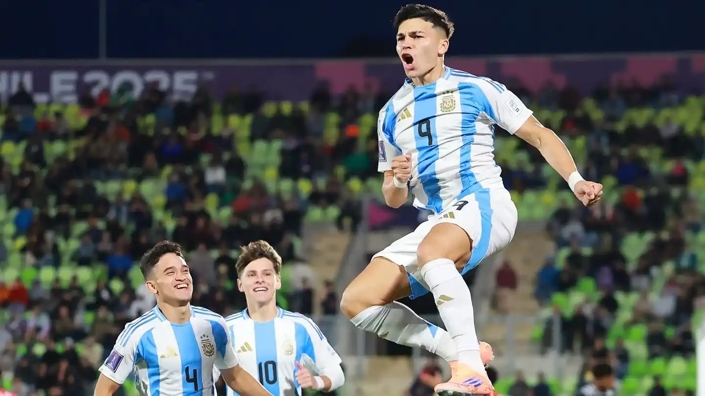 Argentina tuvo que esforzarse para sumar los primeros puntos
