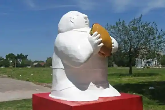 El triste final del monumento al sánguche de milanesa de Tucumán
