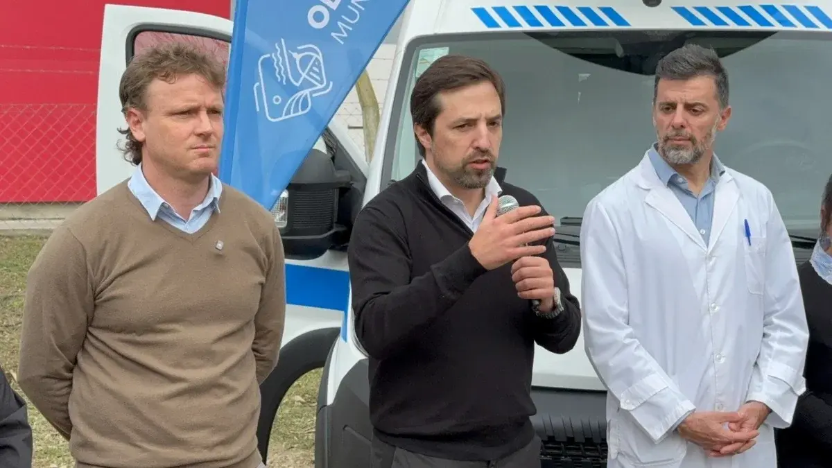 El funcionario bonaerense entregó 4 ambulancias para el municipio.