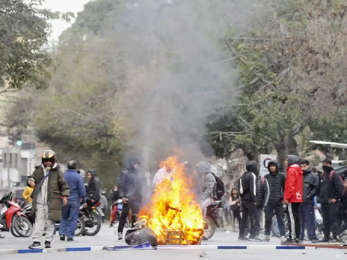 Represión en Jujuy: las dos CTA y sectores de la CGT protestarán desde las 13 en el Obelisco