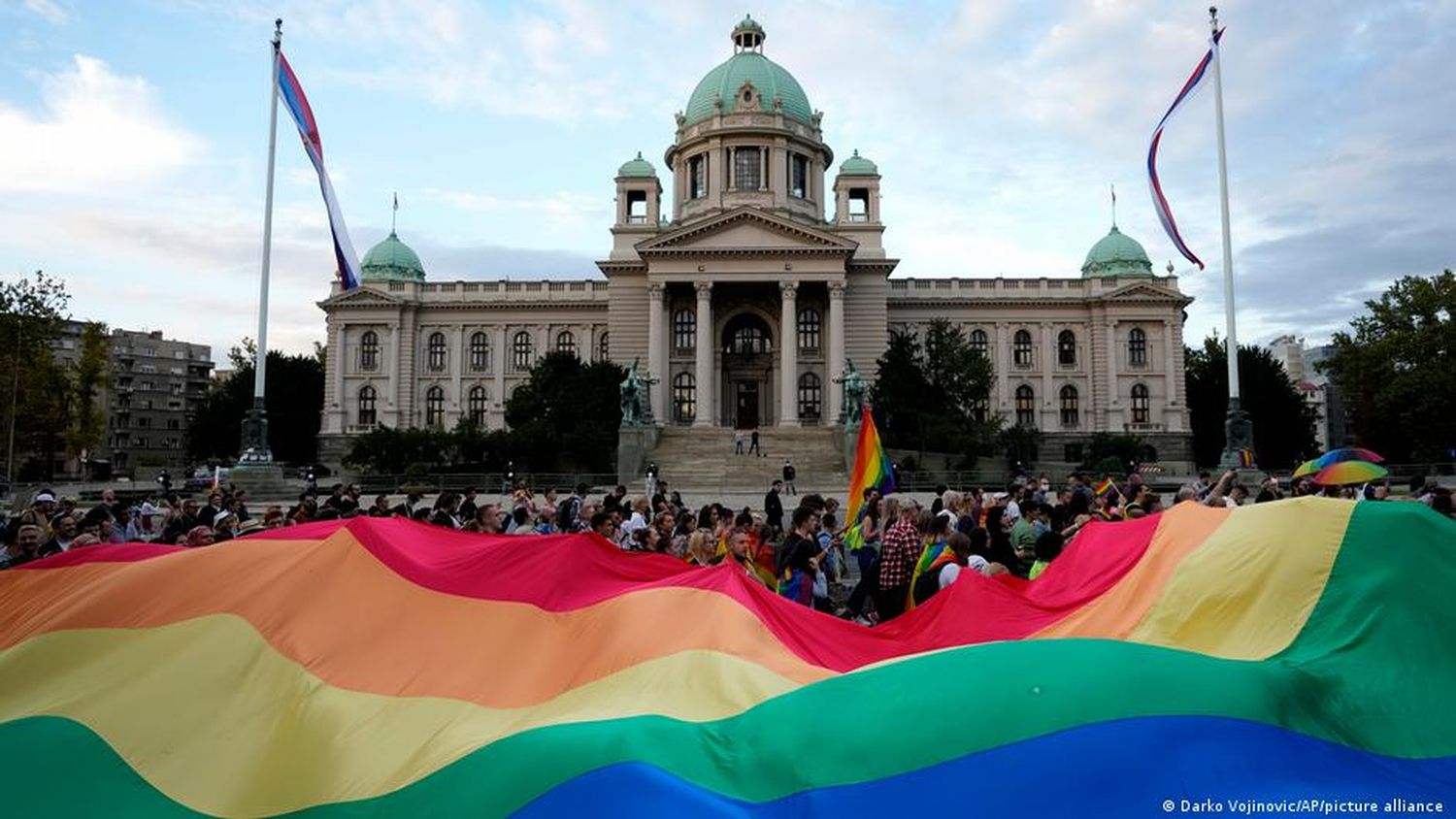 El gobierno de Serbia prohíbe la marcha del Orgullo Gay