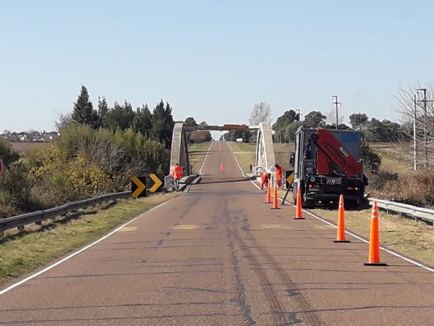 Continúan este sábado los trabajos en el puente Blanco