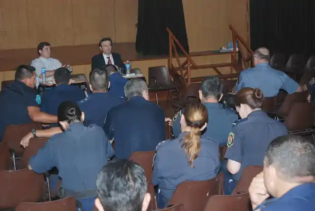 Reunión entre policías y fiscales