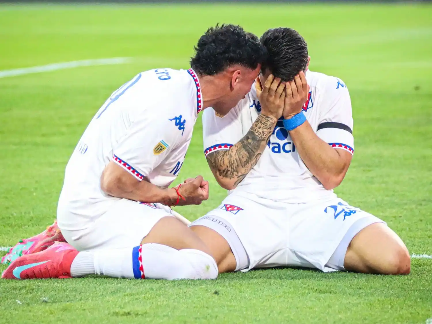 Nacho convrtió el 1-0 frente a Newell´s en el Coloso Marcelo Bielsa, representando los colores de Tigre.