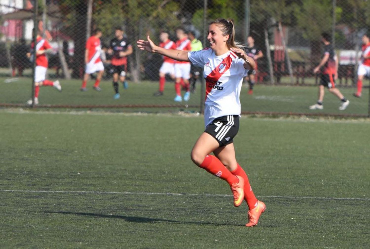 Un gol de Leguizamón para el triunfo de River