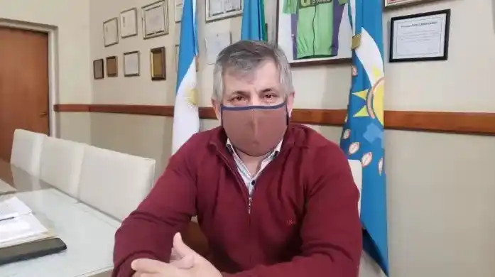 "La gente necesita comida, no que nos saquemos una foto llevándoles comida", tiró el Intendente de Chivilcoy