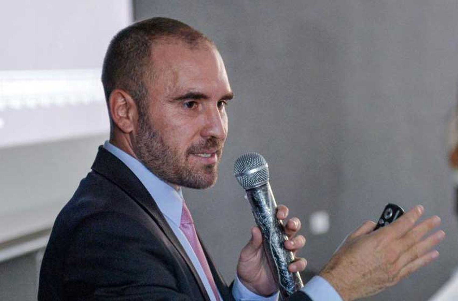 Guzmán dijo que la inflación fue del 4% en diciembre y del 36% en el 2020