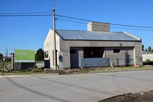SAN CAYETANO: Avanza la construcción del playón polideportivo