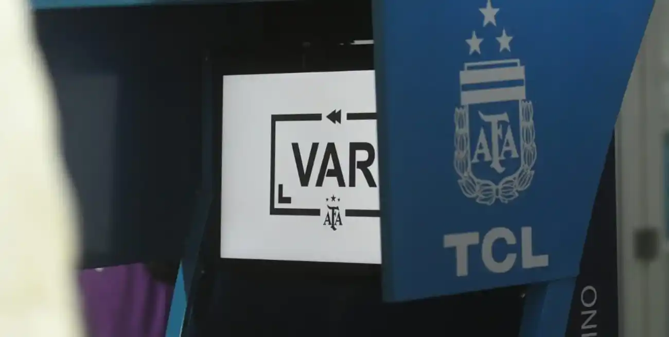 VAR. Foto: Manuel Fabatía