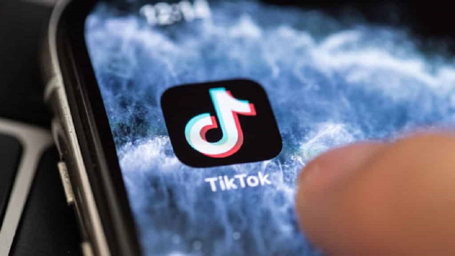 TRUMP no pierde de vista a TIKTOK: conversa con cuatro grupos para la compra de la red