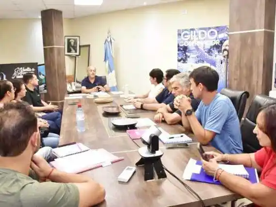 El Gobierno inició diálogo con comerciantes 
para definir la Canasta Escolar 2025