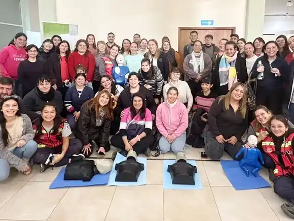 Todos los centros de salud municipales contarán con desfibriladores automáticos