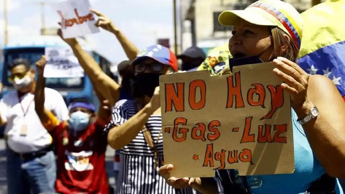 O COMES O PAGAS SERVICIOS: esto cuesta tener agua, luz, gas e Internet en Venezuela