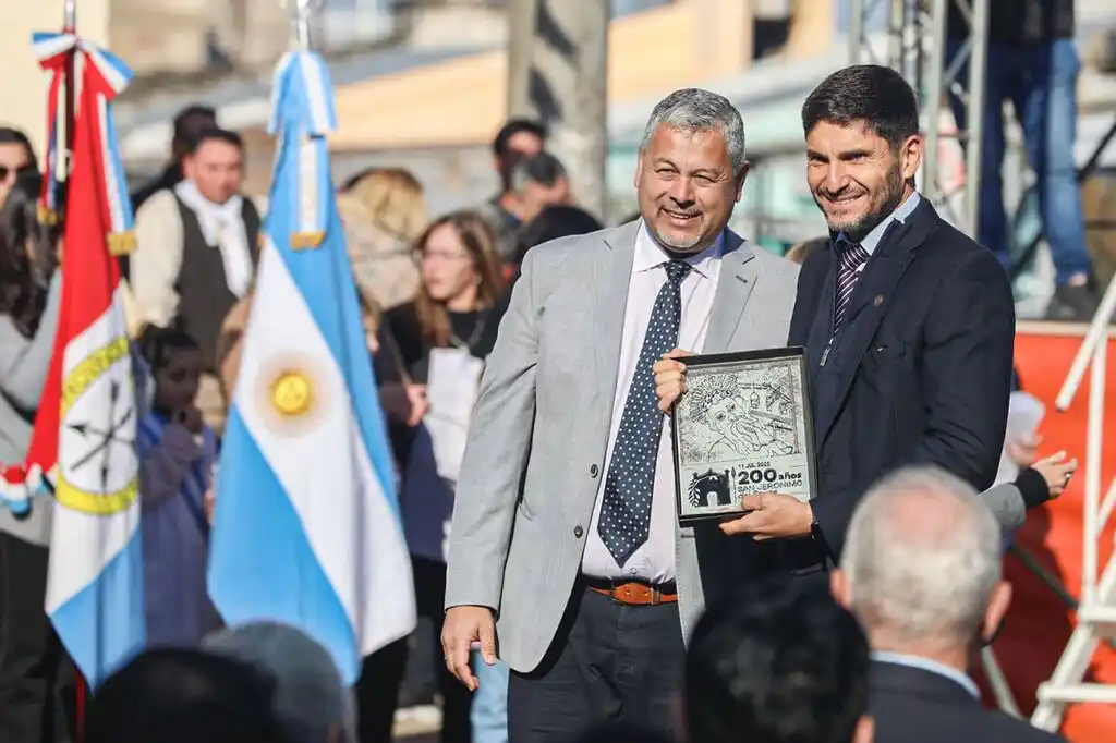 El gobernador participó de los festejos por el bicentenario de San Jerónimo del Sauce,