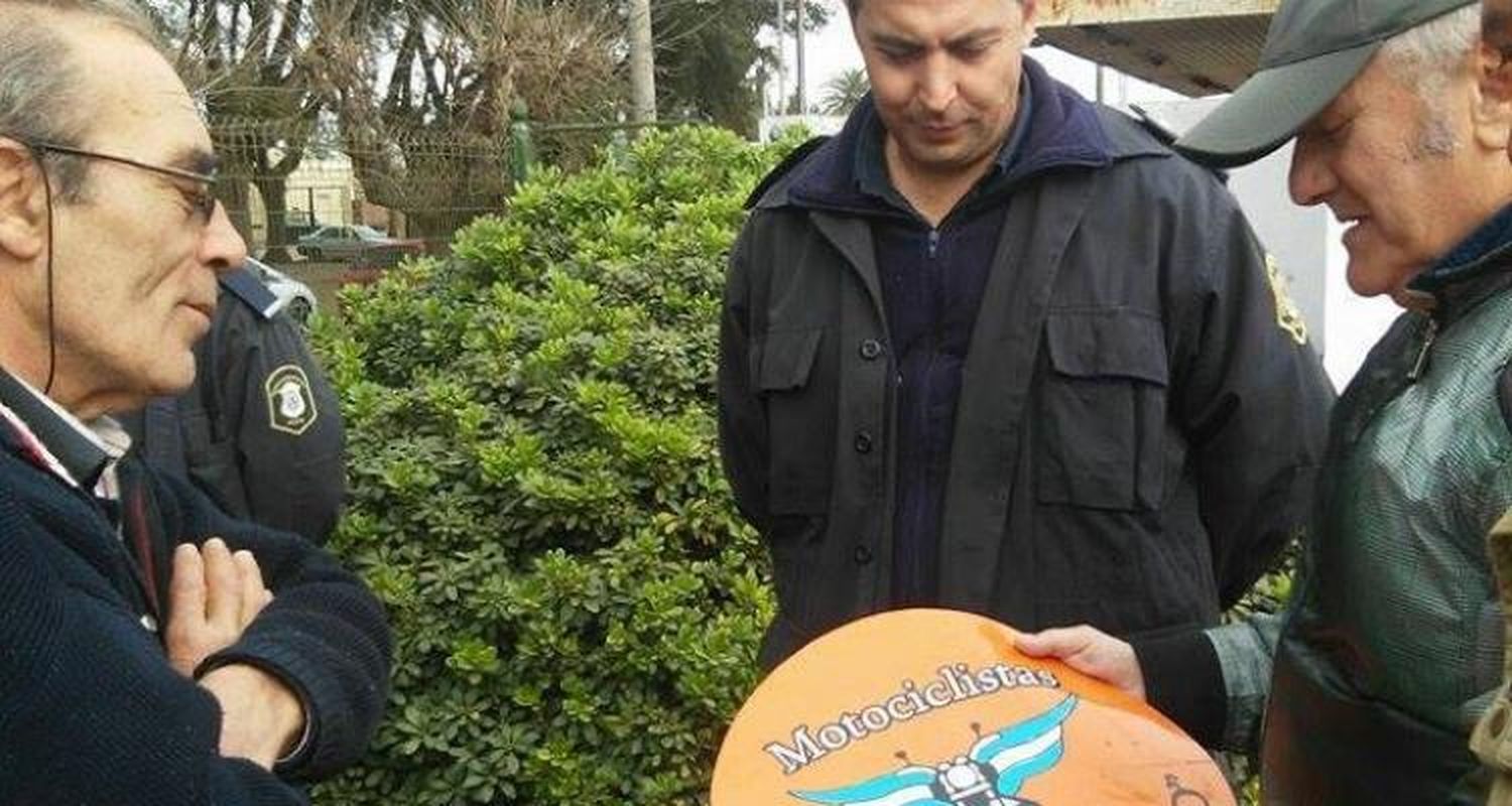 Río Tala: Motociclistas Peregrinos realizaron donaciones al destacamento